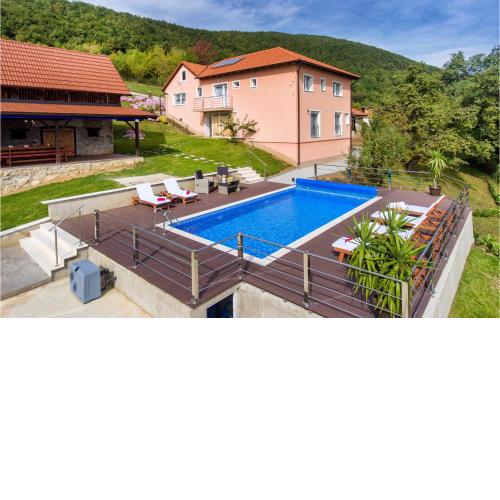 4 Bedroom Pet Friendly Home In Kostanjevac