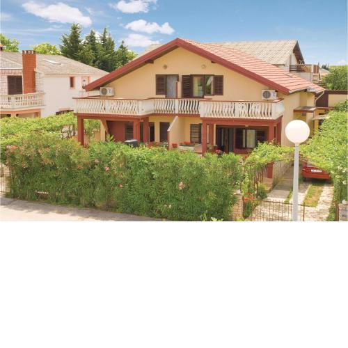 4 Bedroom Pet Friendly Home In Privlaka