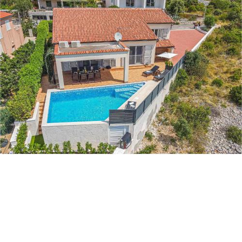 4 Bedroom Stunning Home In Brodarica