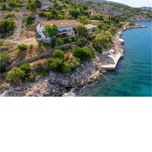 4 Bedroom Stunning Home In Jablanac