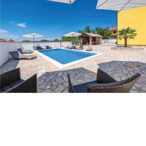 4 Bedroom Stunning Home In Labin