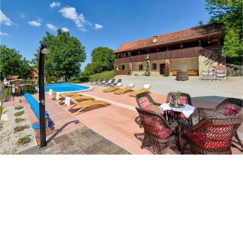 5 Bedroom Awesome Home In Novi Marof