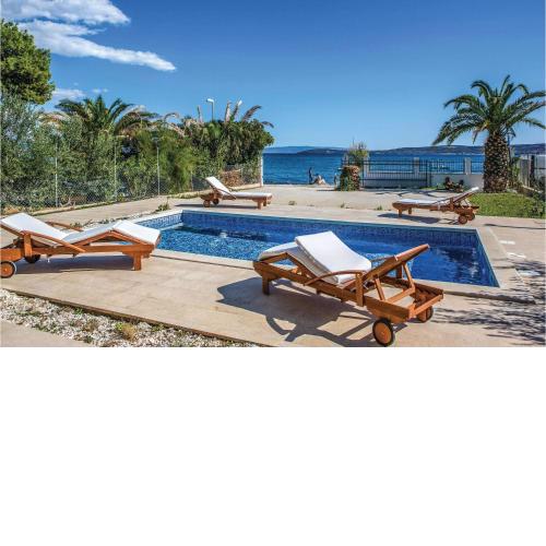 5 Bedroom Cozy Home In Kastel Stafilic