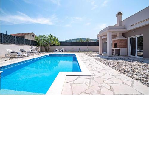 5 Bedroom Nice Home In Vela Luka