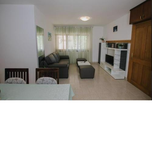 5 minutes from the beach! Antonia's Apartment