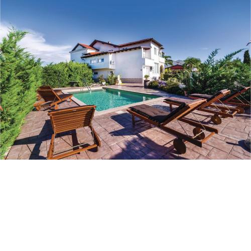 6 Bedroom Awesome Home In Debeljak