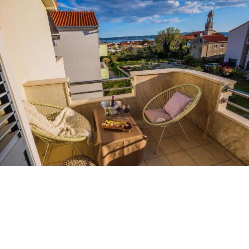 A3 - modern luxury apt with balcony and sea view