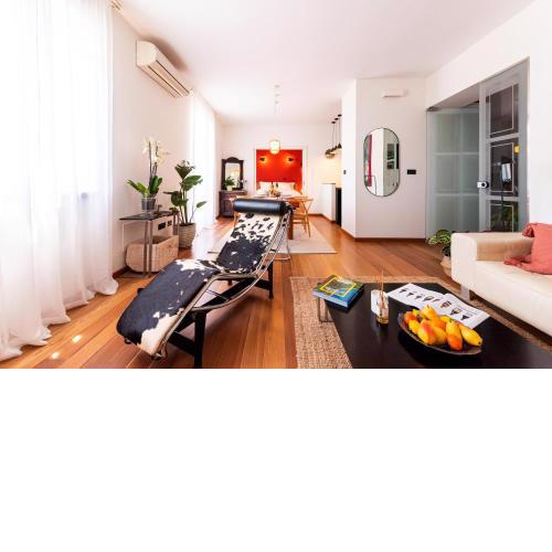 Airy Seafront 1920s Apartment