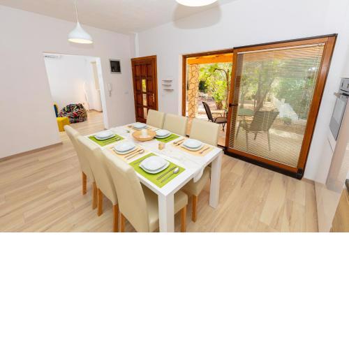 Al Pino Blue Property