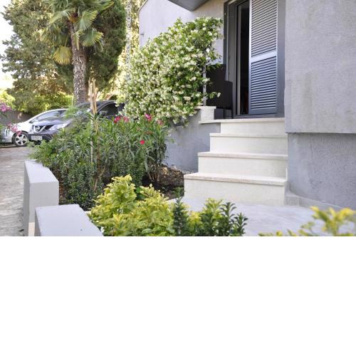 Alessia Apartments-top location and garage parking