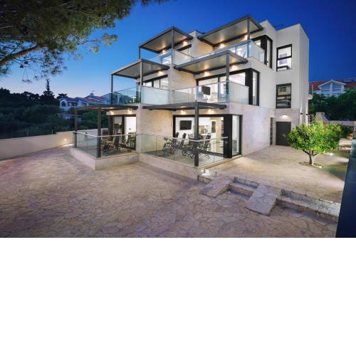 Alexandra Apartments