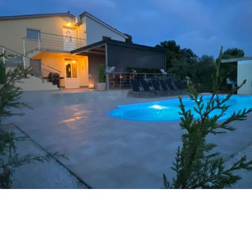 Aleya FERIENHAUS mit Pool