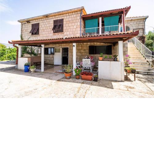 Amazing Apartment In Cavtat With Wifi And 2 Bedrooms