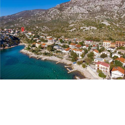 Amazing Apartment In Cesarica With Wifi