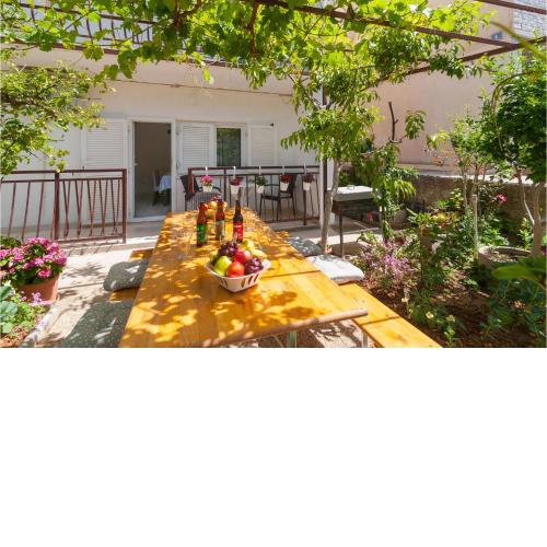 Amazing Apartment In Dugi Rat With Kitchen