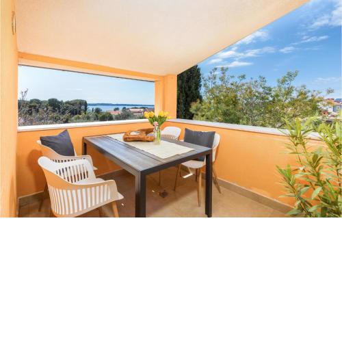 Amazing Apartment In Fazana With Wifi
