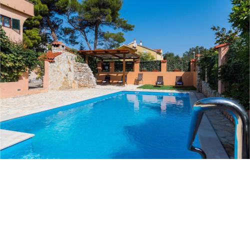 Amazing Apartment In Jadrija With House Sea View