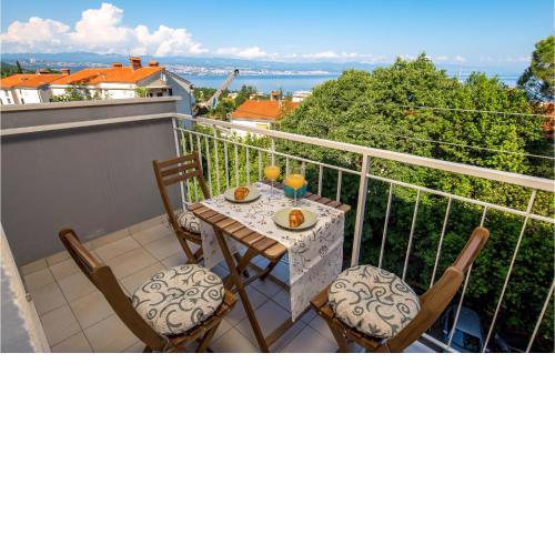 Amazing Apartment In Lovran With Wifi