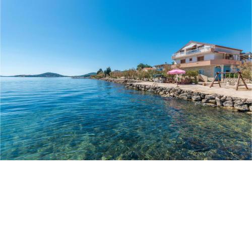 Amazing Apartment In Nevidane With Wifi