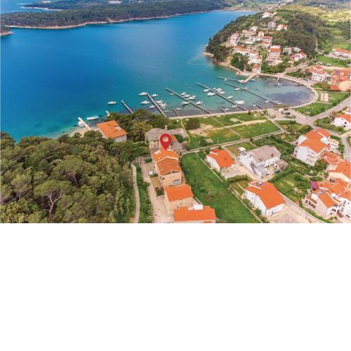 Amazing Apartment In Palit With Wifi