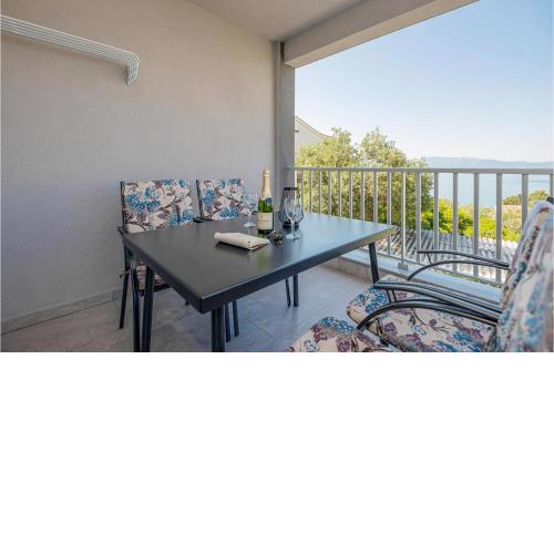 Amazing Apartment In Podaca With Wifi