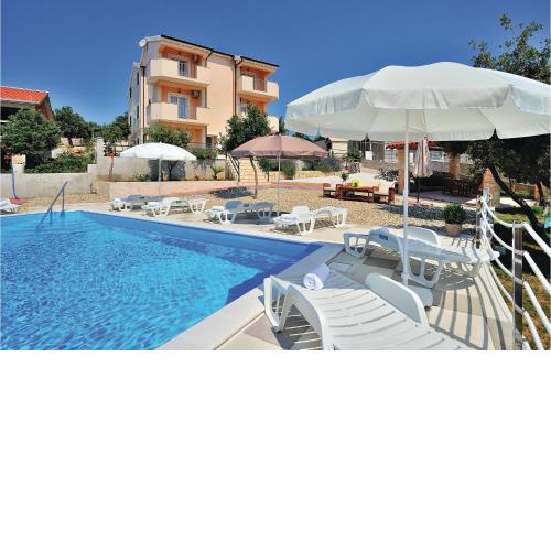 Amazing Apartment In Posedarje With Wifi
