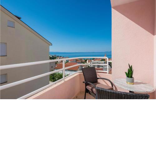 Amazing Apartment In Promajna With House Sea View