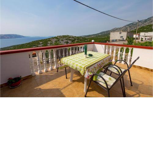 Amazing Apartment In Stinica With Kitchen