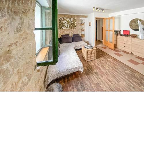 Amazing Apartment In Trilj With Wifi