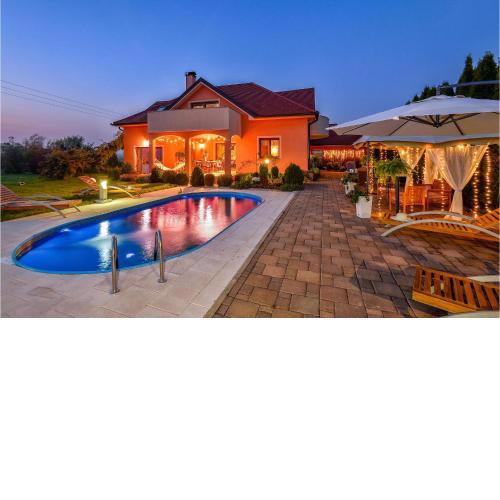 Amazing Apartment In Turcin With Sauna