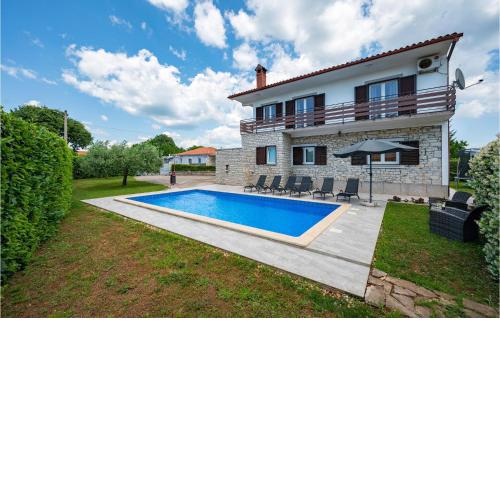 Amazing Home In Barban With Outdoor Swimming Pool