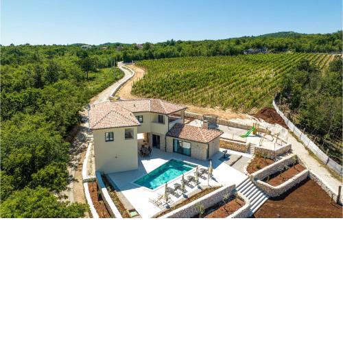 Amazing Home In Bartici With Wifi