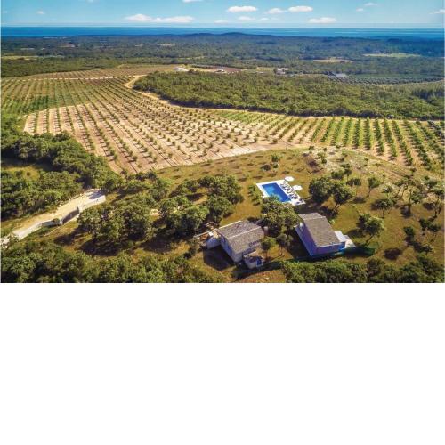 Amazing Home In Cubani With Wifi