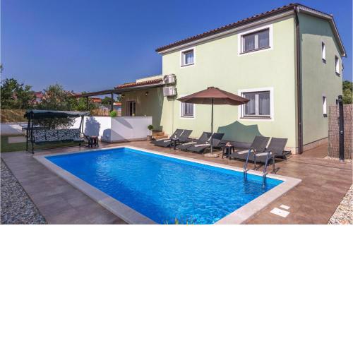 Amazing Home In Fazana With Kitchen