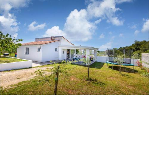 Amazing Home In Fazana With Kitchen