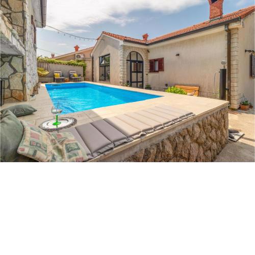 Amazing Home In Glavani With Heated Swimming Pool