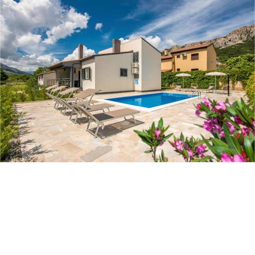 Amazing Home In Jurandvor With Wifi