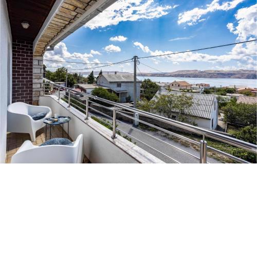 Amazing Home In Karlobag With House Sea View