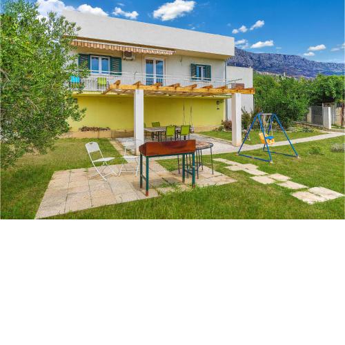 Amazing Home In Kastel Gomilica With Wifi
