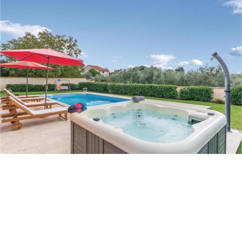 Amazing Home In Krnica With Wifi