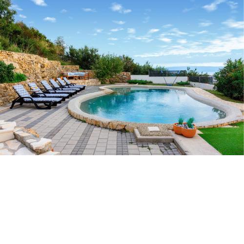 Amazing Home In Kucine
