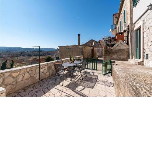 Amazing Home In Kuna With Kitchen