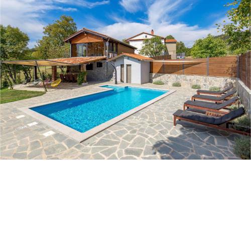 Amazing Home In Lisac With Wifi