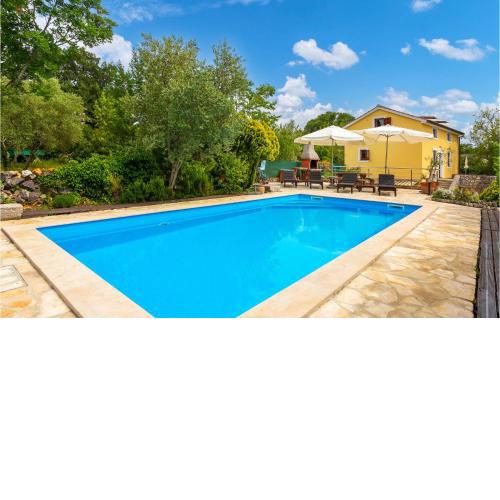 Amazing Home In Malinska With Kitchen