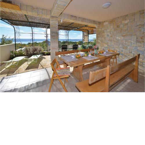 Amazing Home In Maslenica With Kitchen