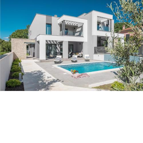 Amazing Home In Medulin With Wifi