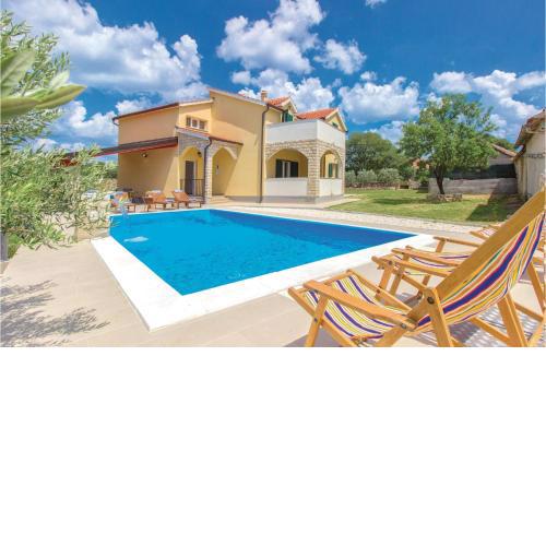 Amazing Home In Miljevci With Kitchen