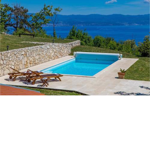 Amazing Home In Moscenice With Wifi