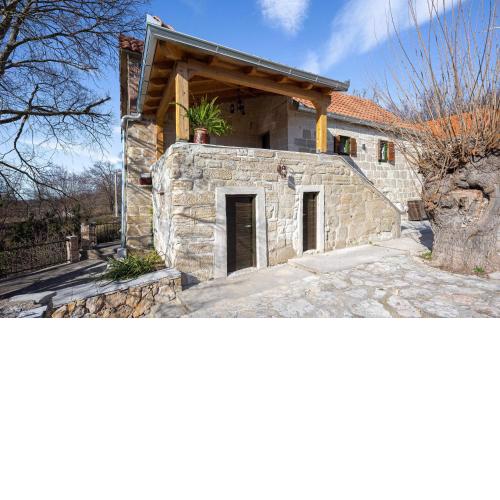 Amazing Home In Obrovac Sinjski With Wifi