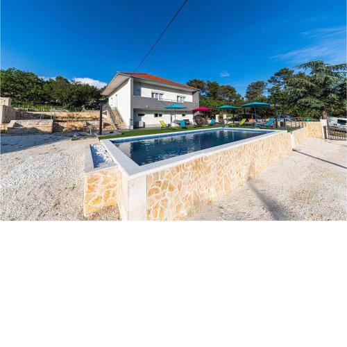 Amazing Home In Prgomet With Wifi